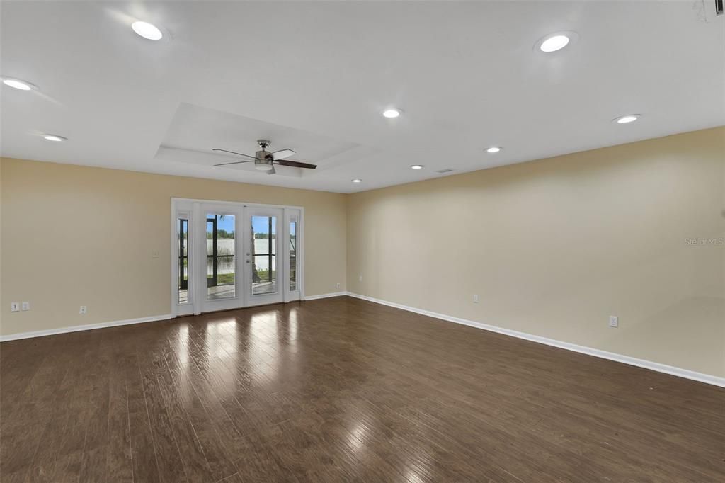 For Sale: $239,900 (3 beds, 2 baths, 1407 Square Feet)