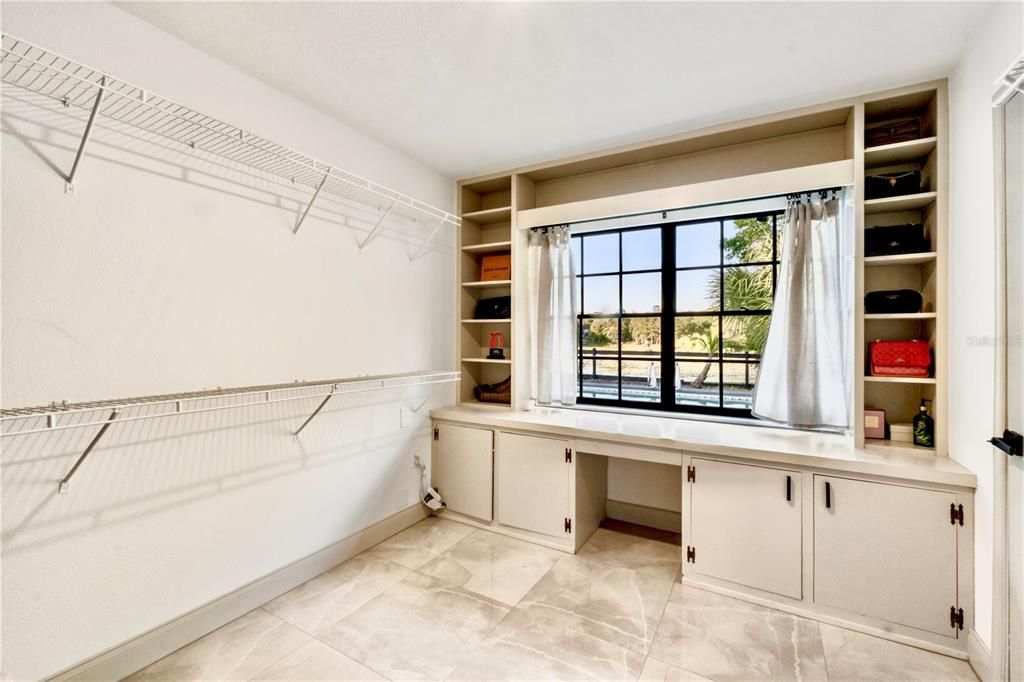 For Sale: $549,900 (3 beds, 2 baths, 1987 Square Feet)