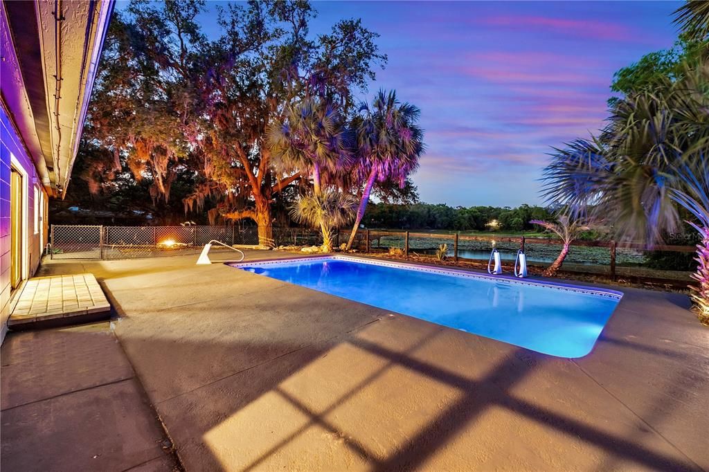 For Sale: $549,900 (3 beds, 2 baths, 1987 Square Feet)