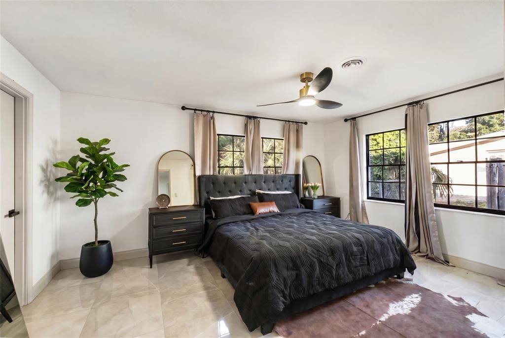 For Sale: $549,900 (3 beds, 2 baths, 1987 Square Feet)