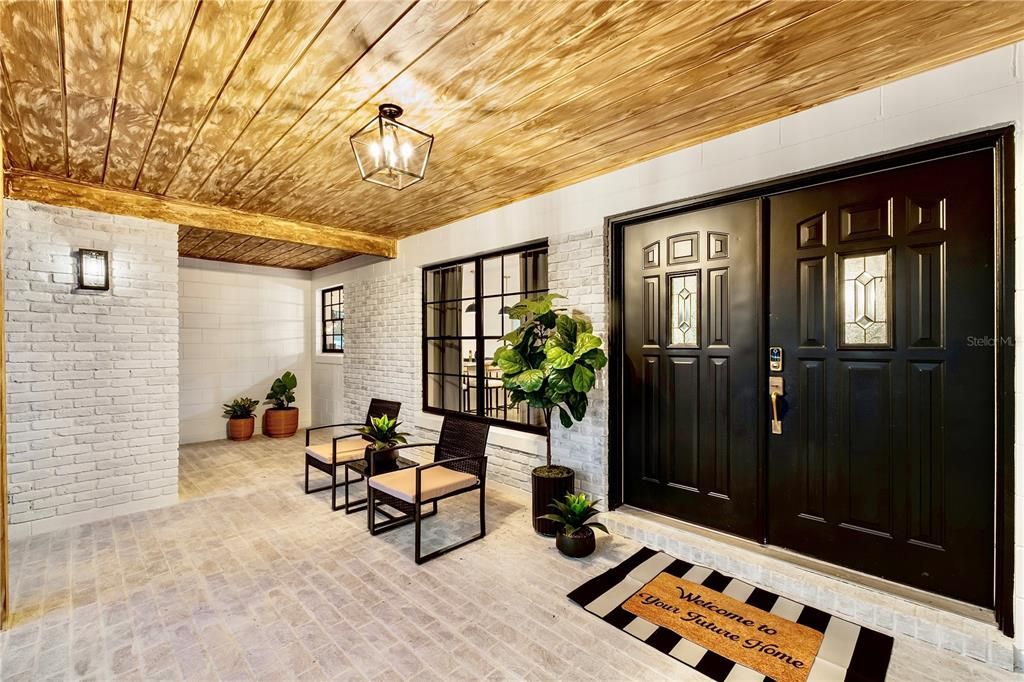 For Sale: $549,900 (3 beds, 2 baths, 1987 Square Feet)