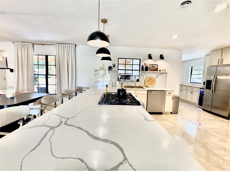 For Sale: $549,900 (3 beds, 2 baths, 1987 Square Feet)
