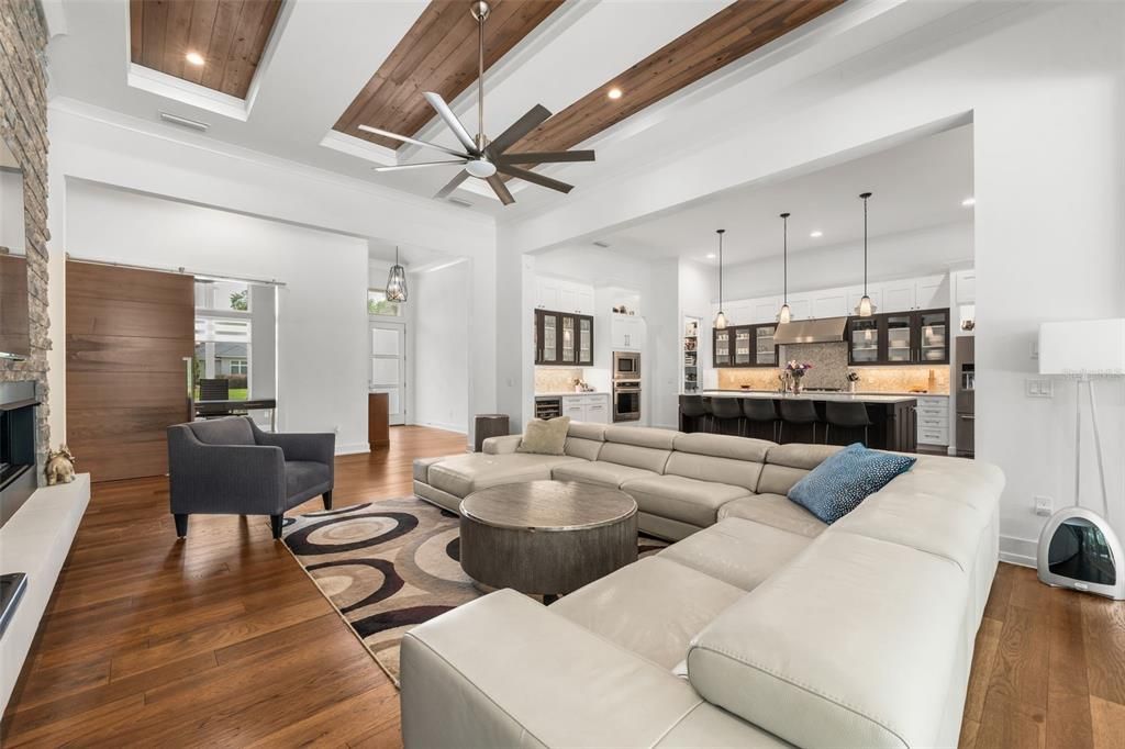 En Venta: $1,389,000 (4 camas, 4 baños, 3604 Pies cuadrados)