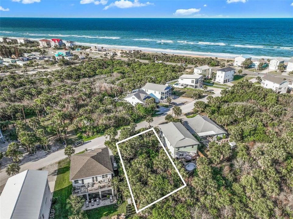 En Venta: $250,000 (0.18 acres)