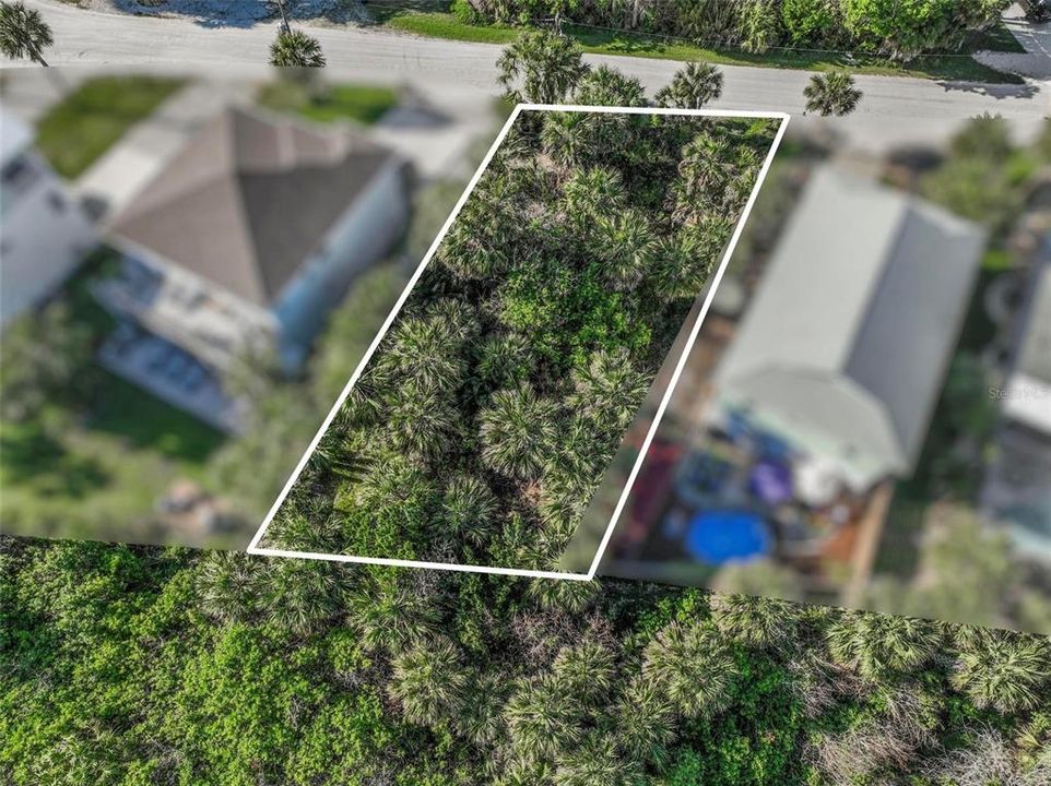 En Venta: $250,000 (0.18 acres)