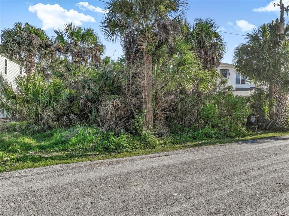 En Venta: $250,000 (0.18 acres)