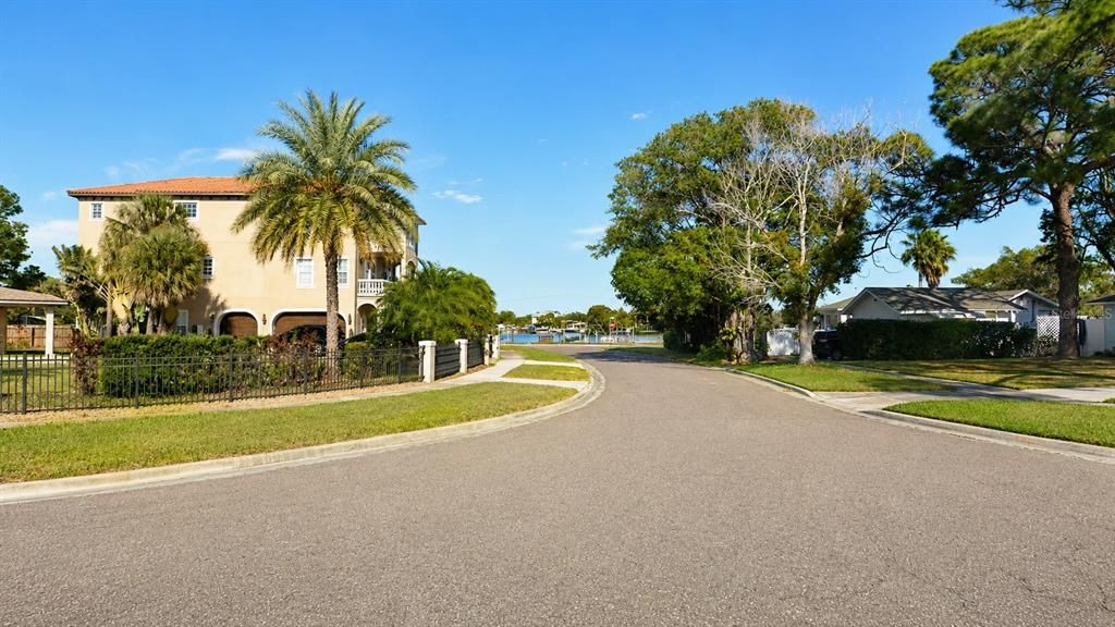 Activo con contrato: $144,990 (0.10 acres)