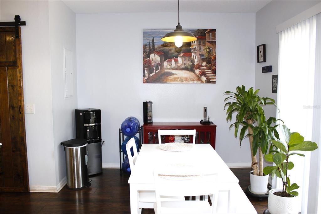 En Venta: $250,000 (2 camas, 2 baños, 1561 Pies cuadrados)