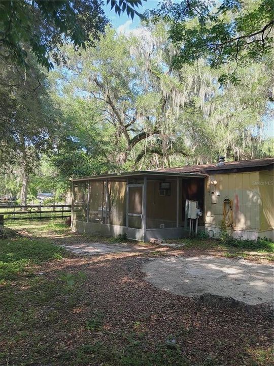 For Sale: $74,990 (3 beds, 2 baths, 1144 Square Feet)