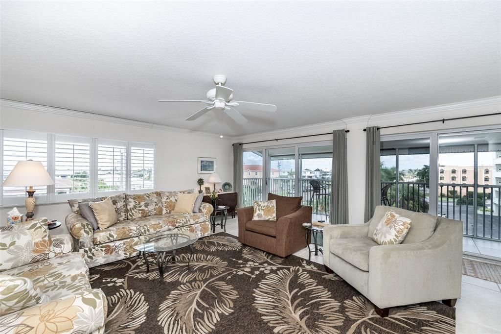 For Rent: $4,750 (3 beds, 3 baths, 2038 Square Feet)