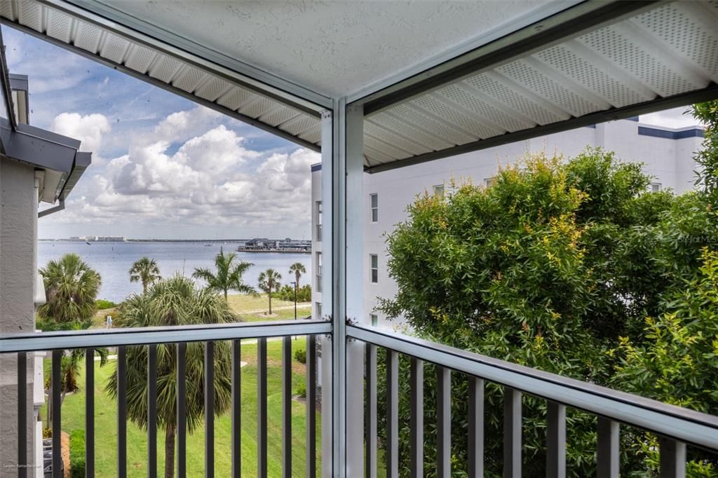 For Rent: $4,750 (3 beds, 3 baths, 2038 Square Feet)