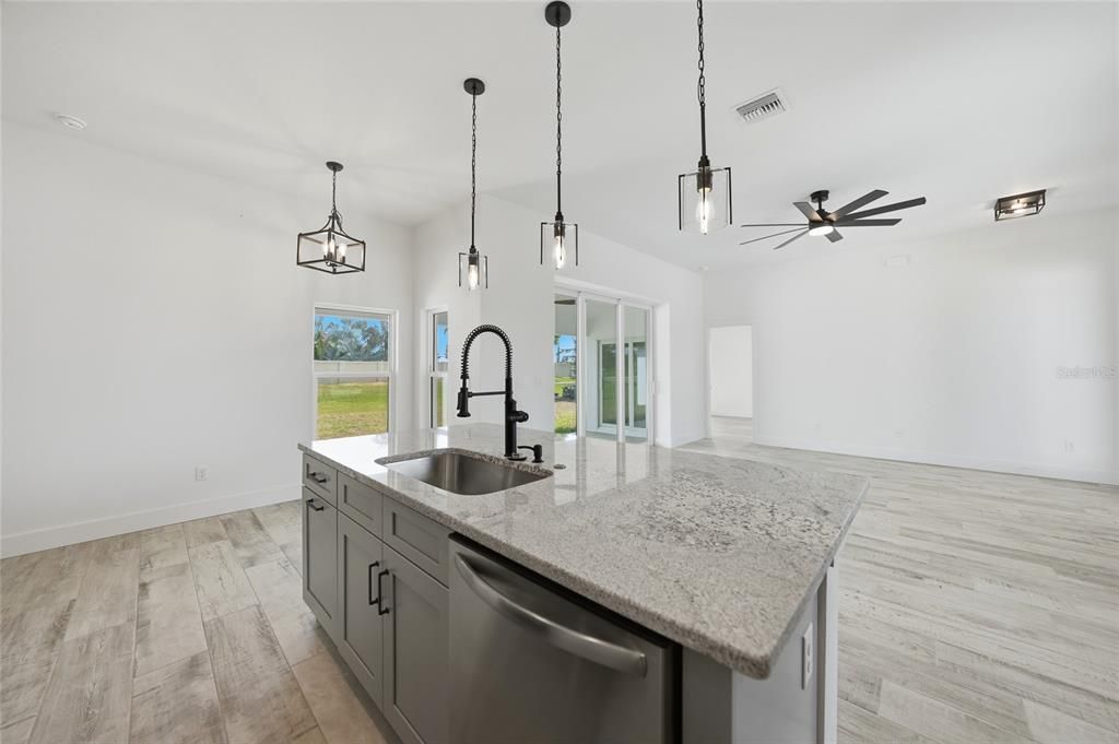 For Sale: $349,000 (3 beds, 2 baths, 1439 Square Feet)