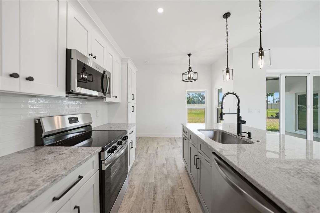 For Sale: $349,000 (3 beds, 2 baths, 1439 Square Feet)