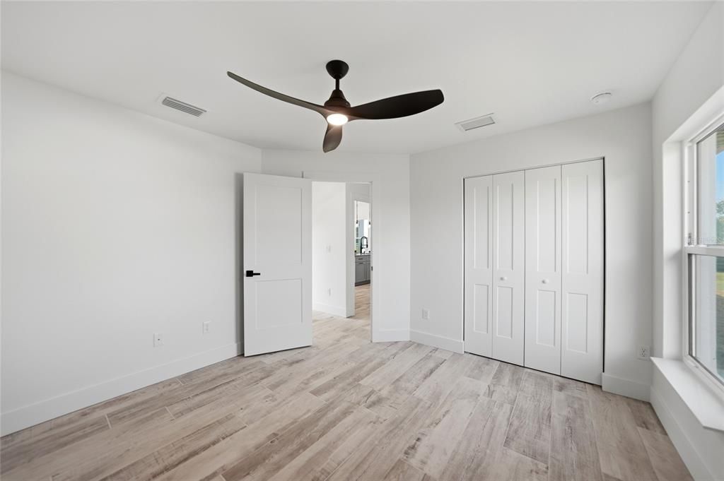 For Sale: $349,000 (3 beds, 2 baths, 1439 Square Feet)