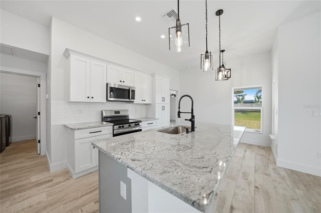 For Sale: $349,000 (3 beds, 2 baths, 1439 Square Feet)