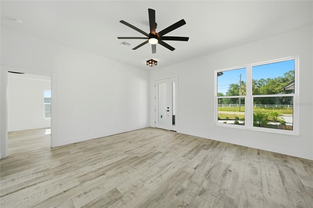 For Sale: $349,000 (3 beds, 2 baths, 1439 Square Feet)