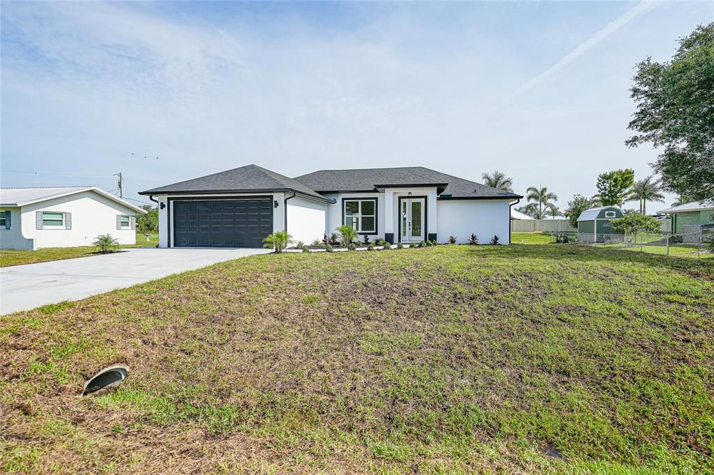 For Sale: $349,000 (3 beds, 2 baths, 1439 Square Feet)