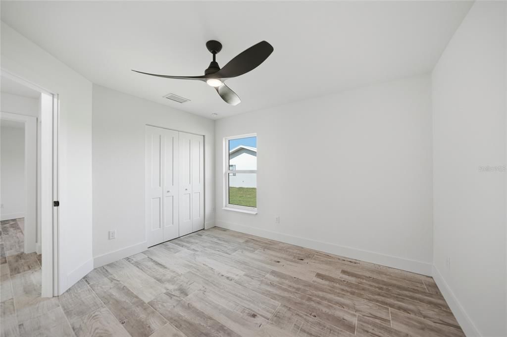 For Sale: $349,000 (3 beds, 2 baths, 1439 Square Feet)