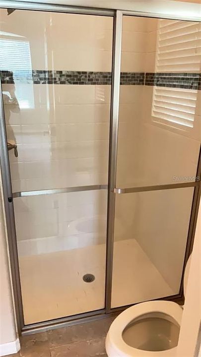 Activo con contrato: $2,950 (4 camas, 3 baños, 2628 Pies cuadrados)