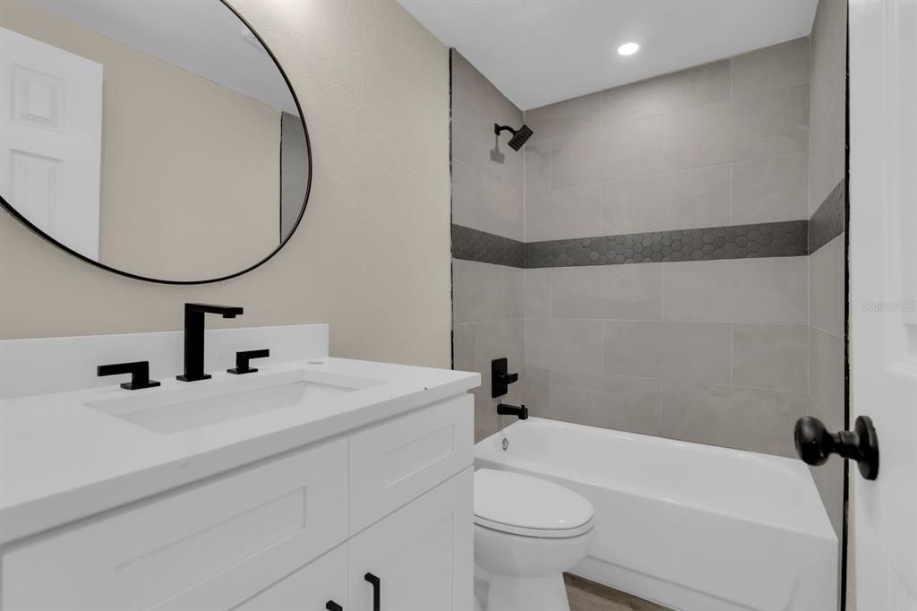 Active With Contract: $299,900 (3 beds, 2 baths, 1152 Square Feet)