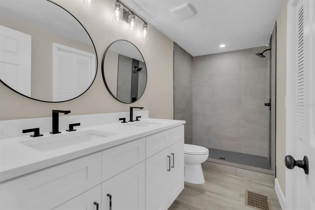 Active With Contract: $299,900 (3 beds, 2 baths, 1152 Square Feet)