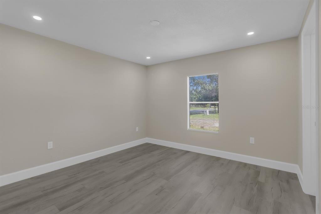 Active With Contract: $299,900 (3 beds, 2 baths, 1152 Square Feet)