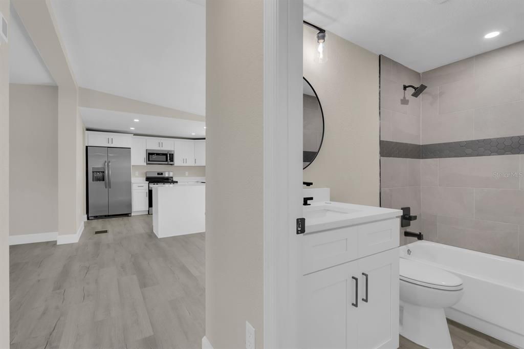 Active With Contract: $299,900 (3 beds, 2 baths, 1152 Square Feet)