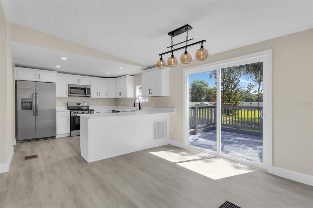 Active With Contract: $299,900 (3 beds, 2 baths, 1152 Square Feet)