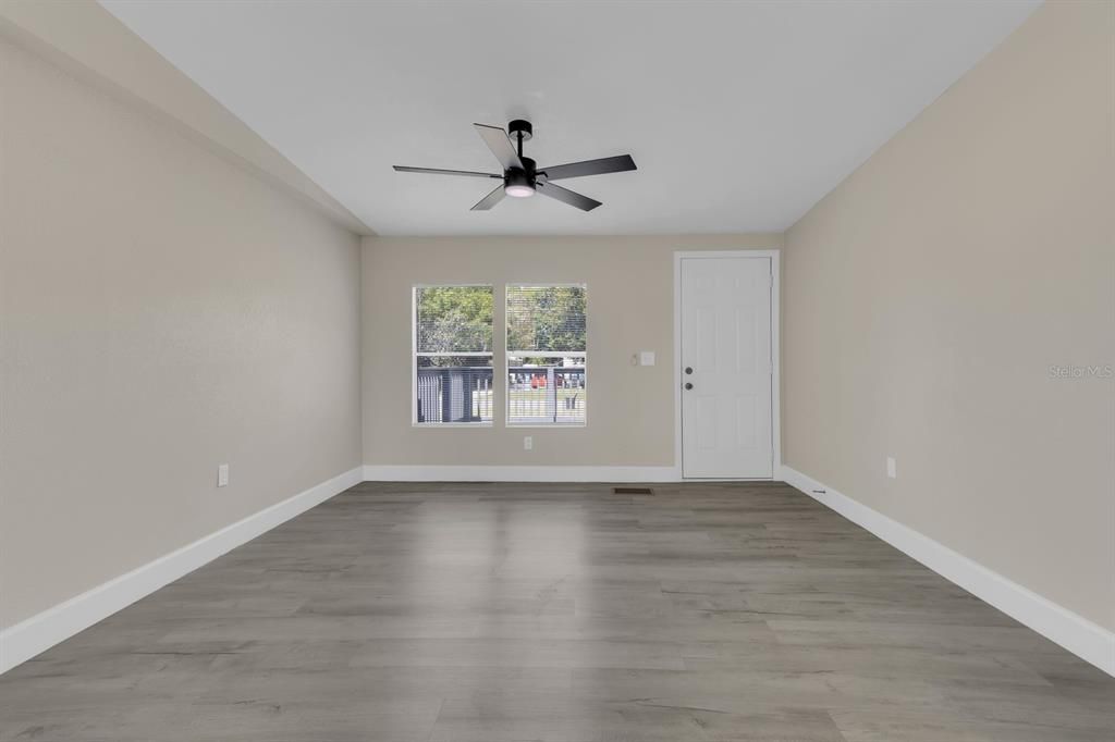 Active With Contract: $299,900 (3 beds, 2 baths, 1152 Square Feet)