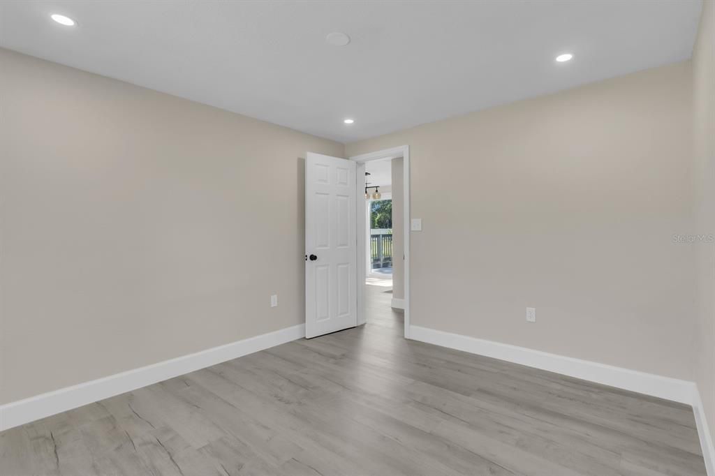 Active With Contract: $299,900 (3 beds, 2 baths, 1152 Square Feet)