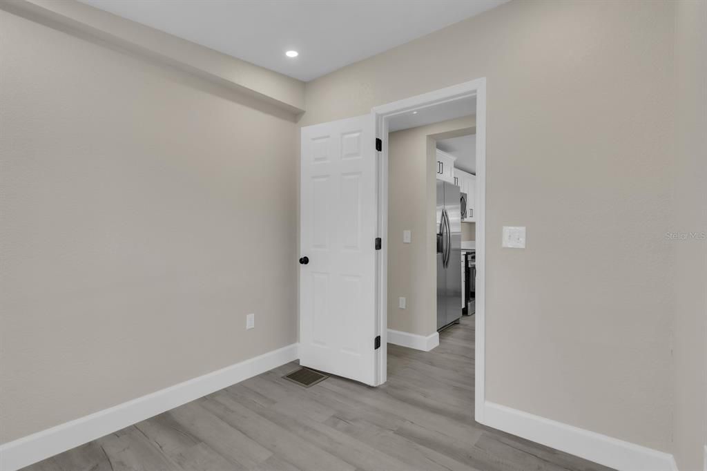 Active With Contract: $299,900 (3 beds, 2 baths, 1152 Square Feet)