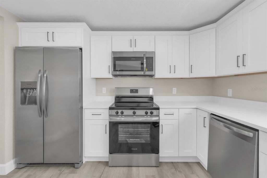 Active With Contract: $299,900 (3 beds, 2 baths, 1152 Square Feet)