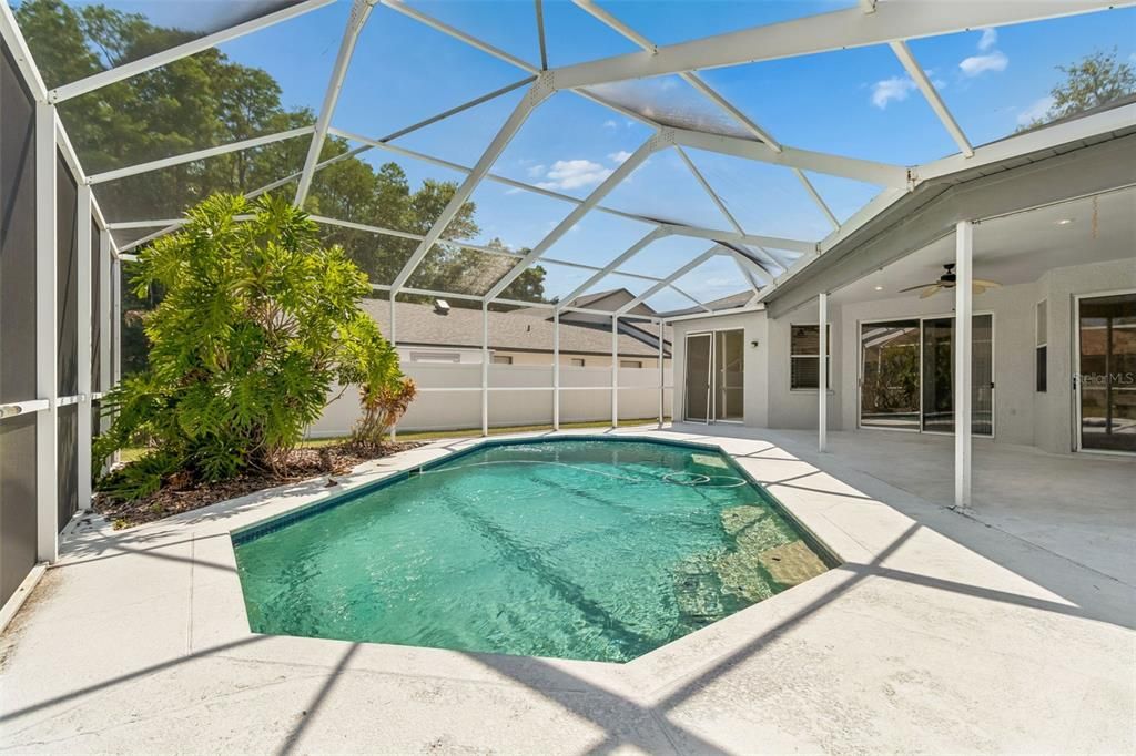 Activo con contrato: $684,900 (4 camas, 3 baños, 2545 Pies cuadrados)