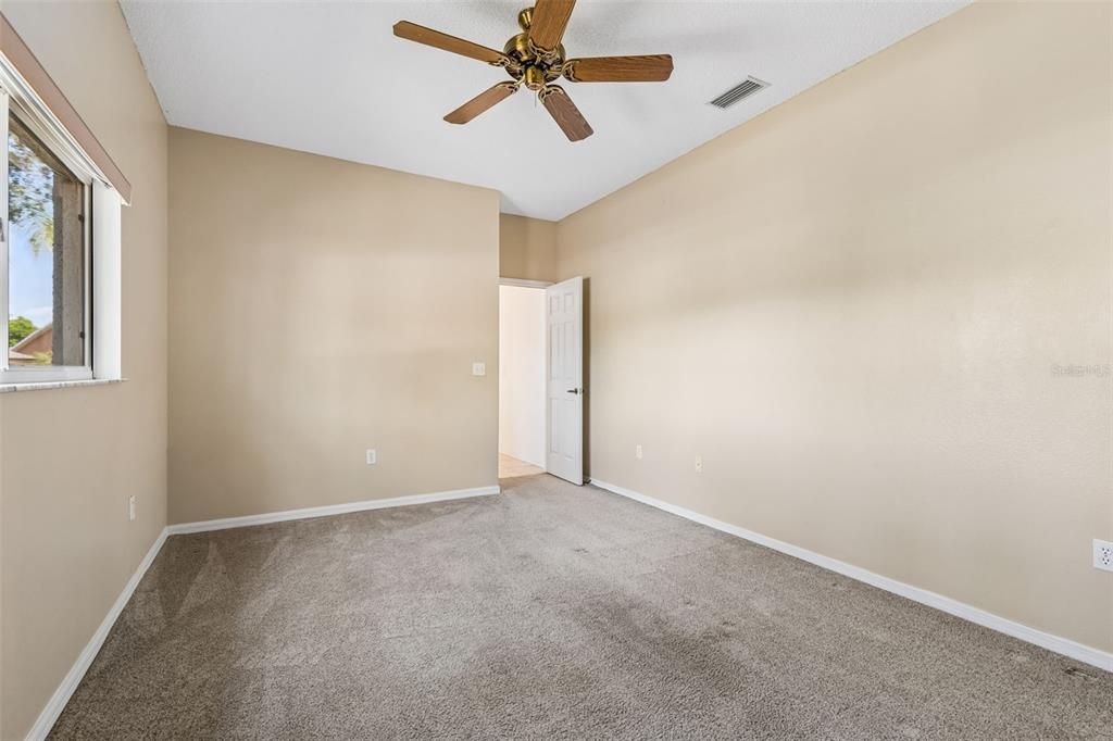 Activo con contrato: $684,900 (4 camas, 3 baños, 2545 Pies cuadrados)