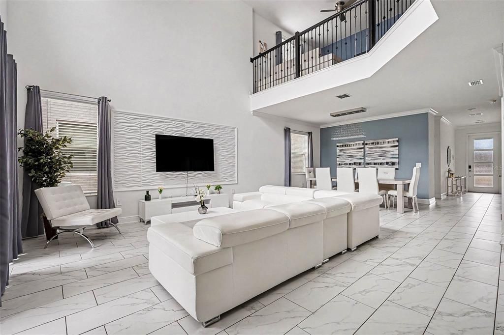 Activo con contrato: $604,900 (5 camas, 5 baños, 2996 Pies cuadrados)