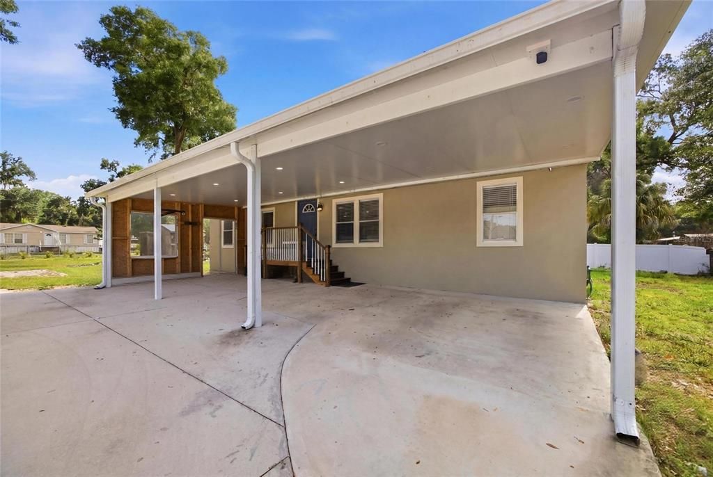 Active With Contract: $305,000 (4 beds, 3 baths, 1704 Square Feet)