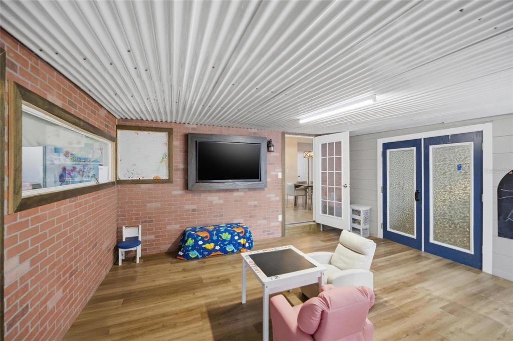 Active With Contract: $305,000 (4 beds, 3 baths, 1704 Square Feet)