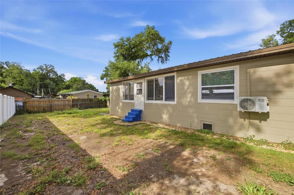 Active With Contract: $305,000 (4 beds, 3 baths, 1704 Square Feet)