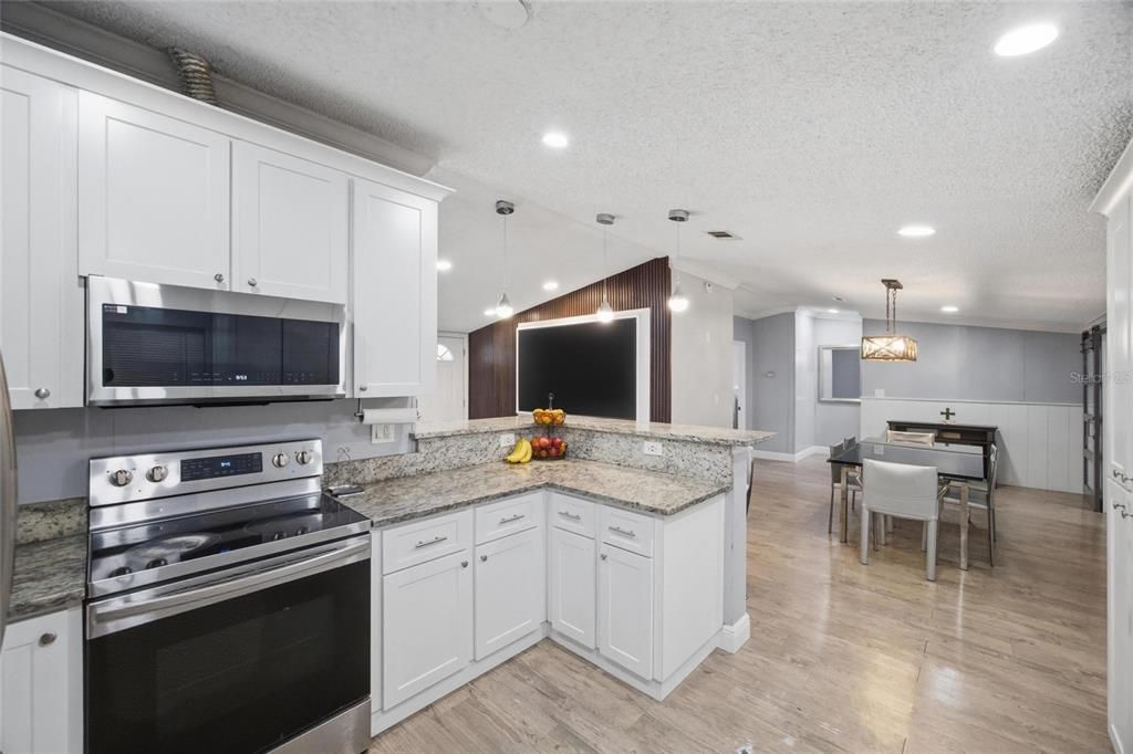 Active With Contract: $305,000 (4 beds, 3 baths, 1704 Square Feet)