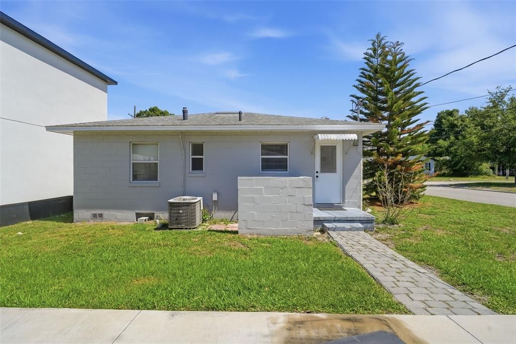 For Sale: $498,200 (3 beds, 2 baths, 1120 Square Feet)