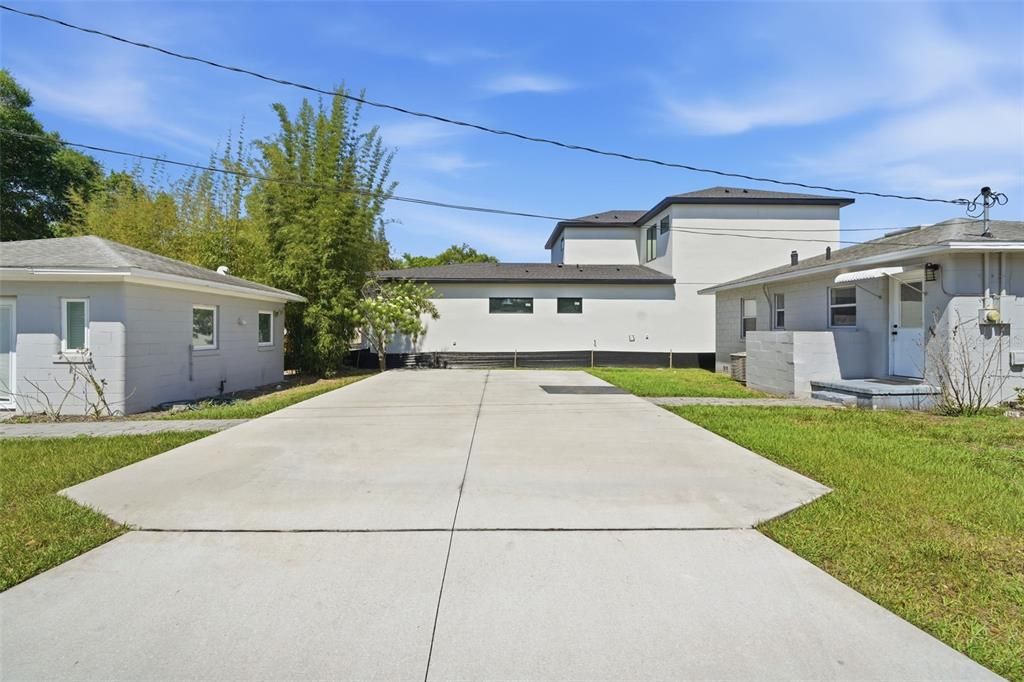 For Sale: $498,200 (3 beds, 2 baths, 1120 Square Feet)