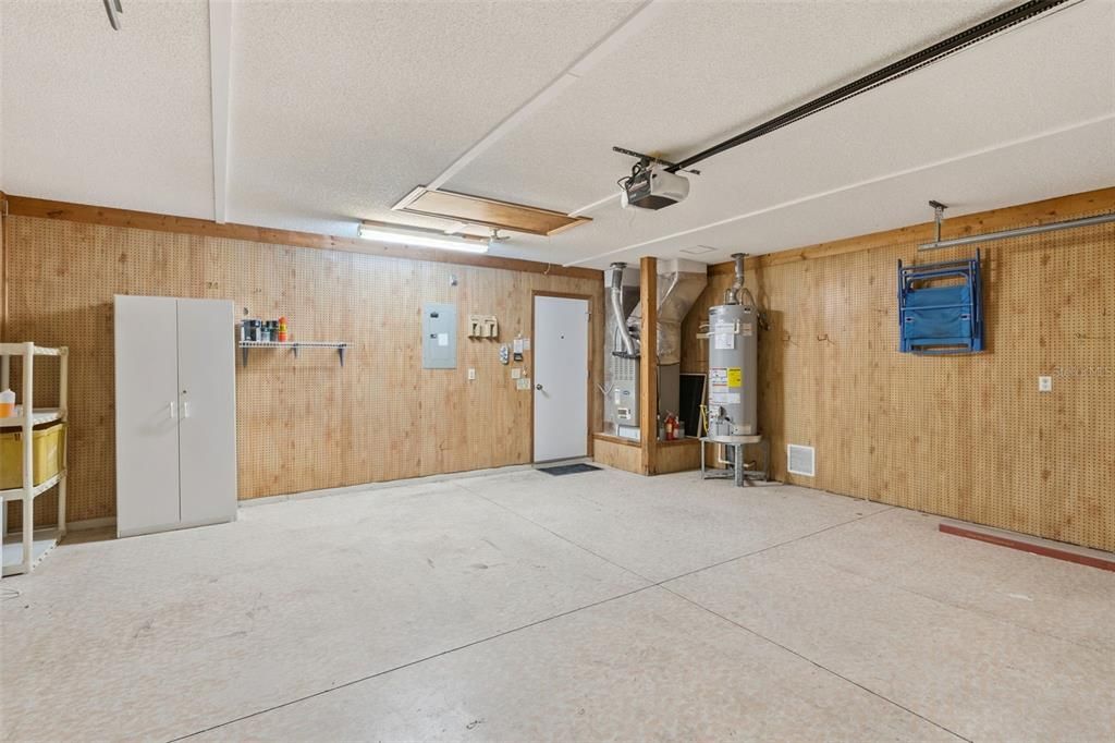 Activo con contrato: $259,900 (3 camas, 2 baños, 1638 Pies cuadrados)