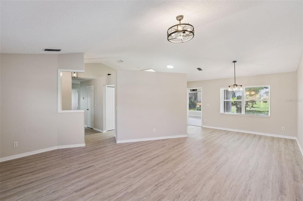 Activo con contrato: $259,900 (3 camas, 2 baños, 1638 Pies cuadrados)