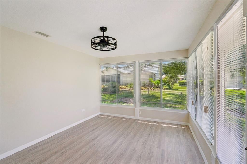 Activo con contrato: $259,900 (3 camas, 2 baños, 1638 Pies cuadrados)