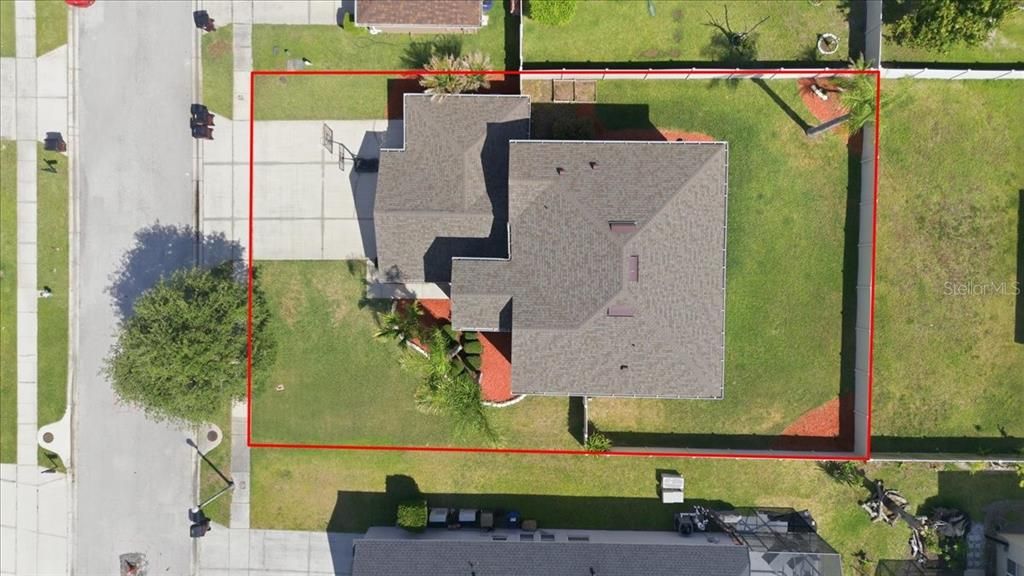 Activo con contrato: $445,000 (4 camas, 2 baños, 2541 Pies cuadrados)