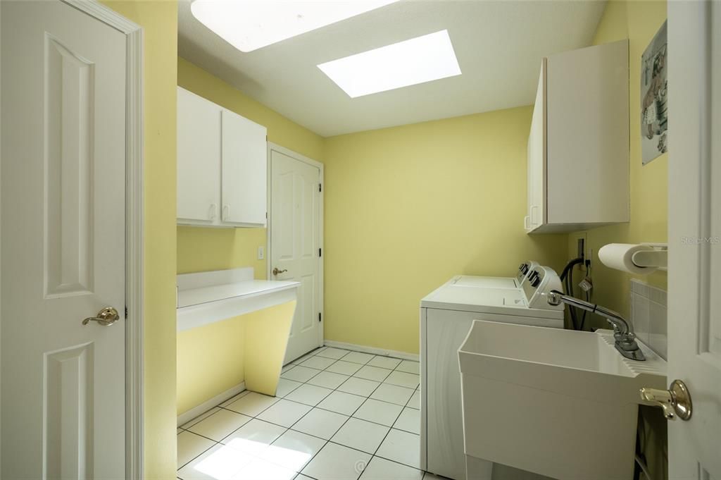 En Venta: $300,000 (3 camas, 2 baños, 1530 Pies cuadrados)