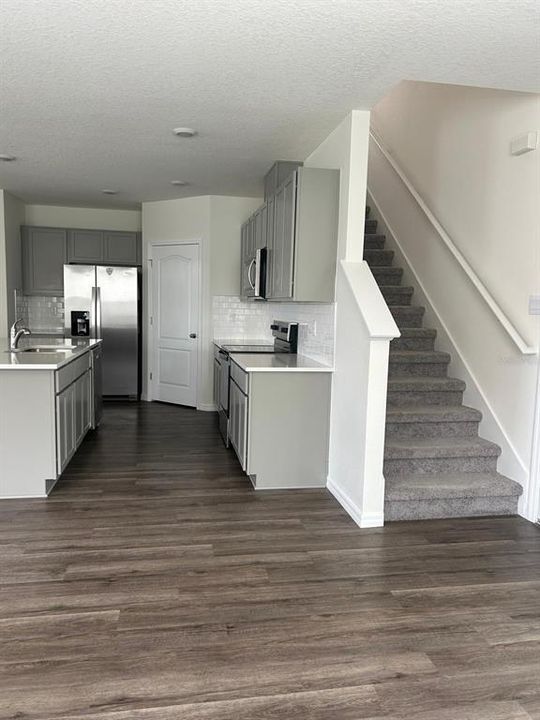 В аренду: $2,800 (4 спален, 2 ванн, 2318 Квадратных фут)