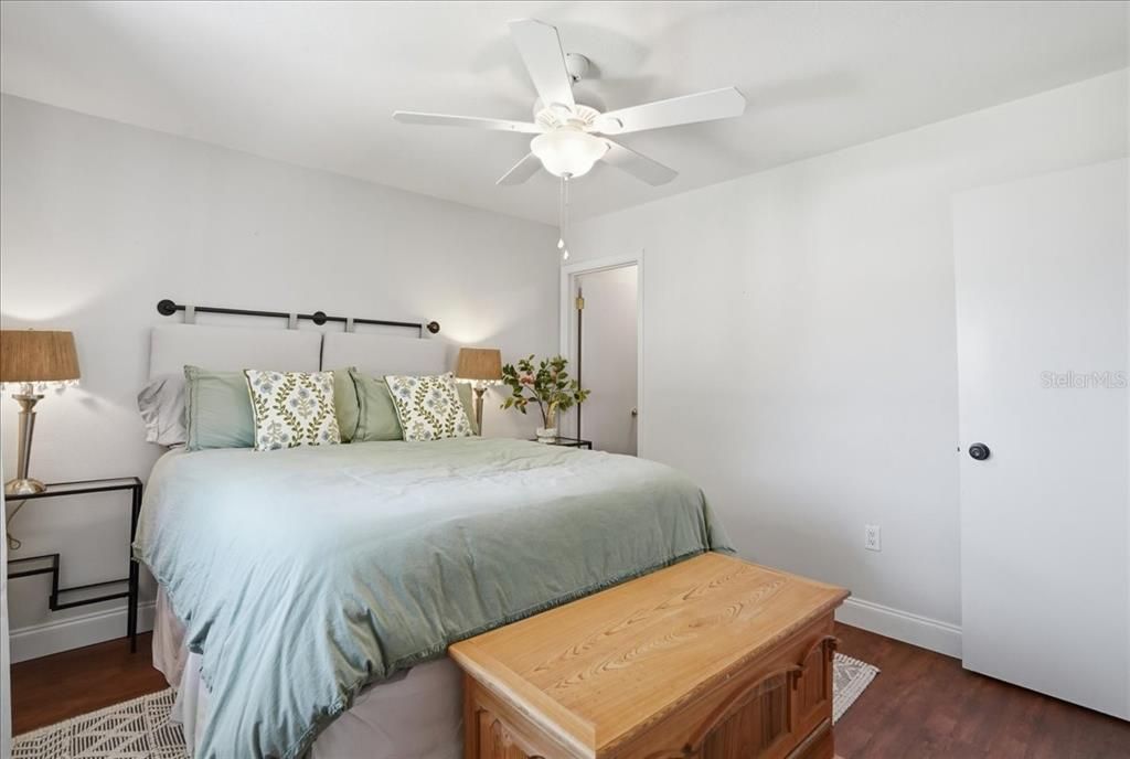 Activo con contrato: $415,000 (3 camas, 2 baños, 1786 Pies cuadrados)