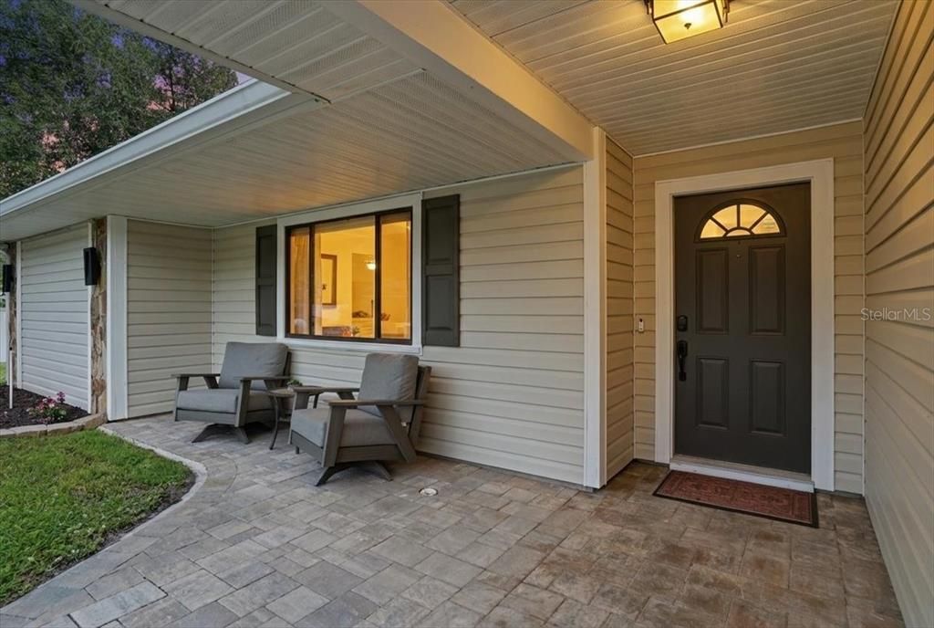 Activo con contrato: $415,000 (3 camas, 2 baños, 1786 Pies cuadrados)