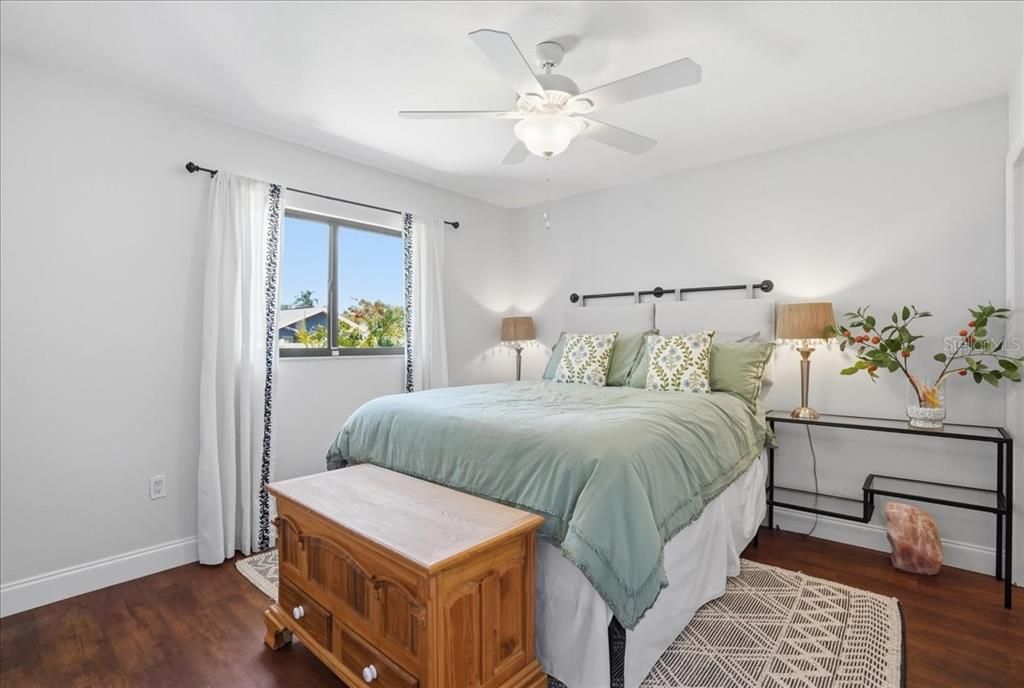 Activo con contrato: $415,000 (3 camas, 2 baños, 1786 Pies cuadrados)